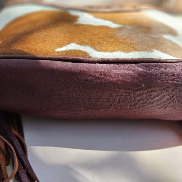 Beautiful Hand Tooled Concealed Carry Handbag - Picture 5 of 9